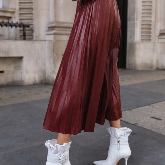 Wine vegan leather pleated accordion midi SKIRT - Picture 3 of 5